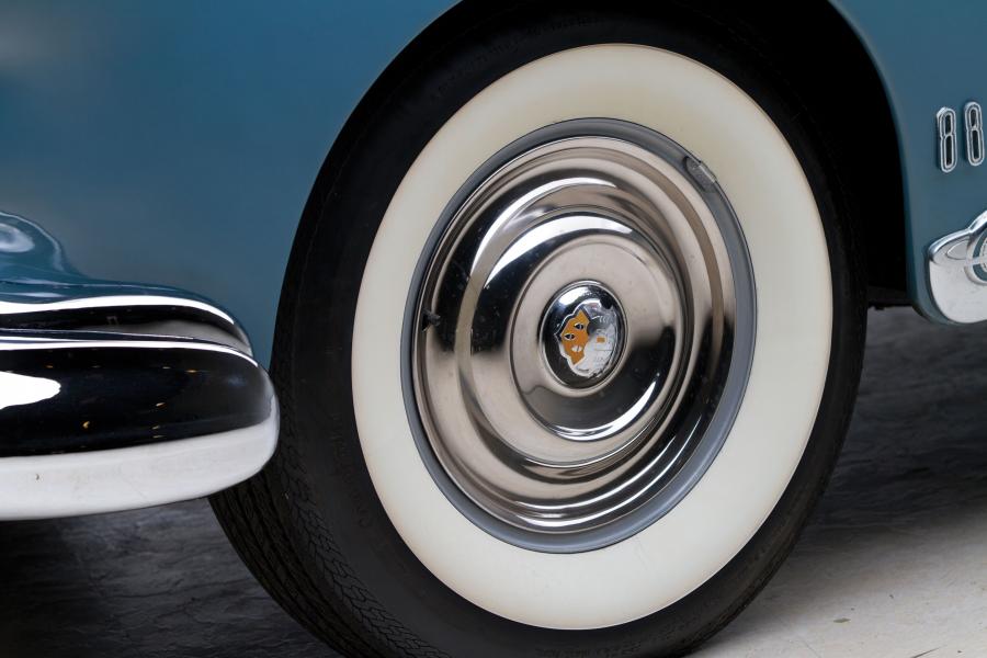  Oldsmobile 88 Convertible Futuramic 1949 года  (фото 17 из 33)